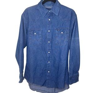 Vintage Wrangler Blue Casual Button Down Shirt with Pearl Snap Buttons